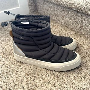 Oncept Lima Boots, Size 10. Anthracite.